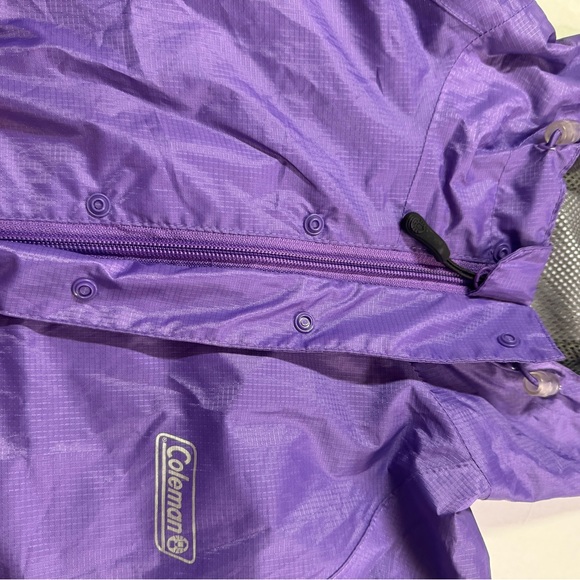 Coleman windbreaker puller. Adult small - Picture 3 of 6